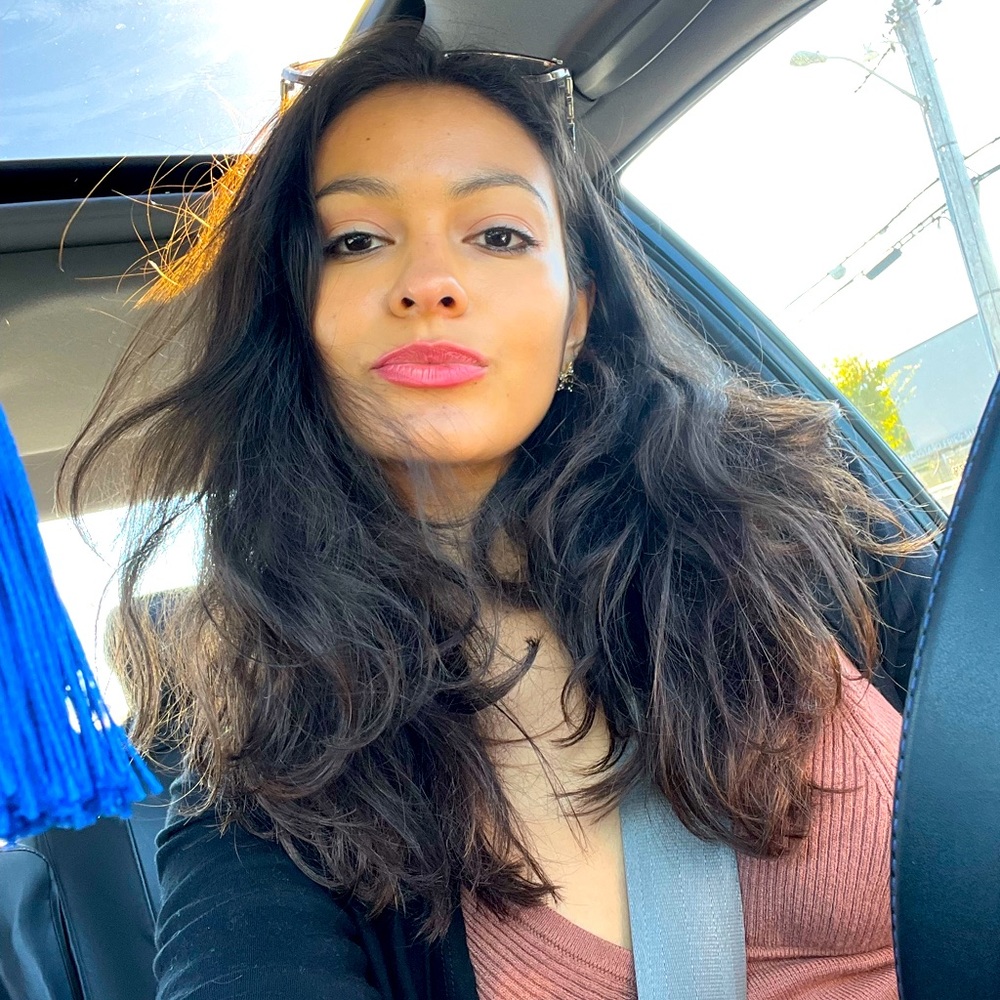 Meet your Posher, Elena-maria